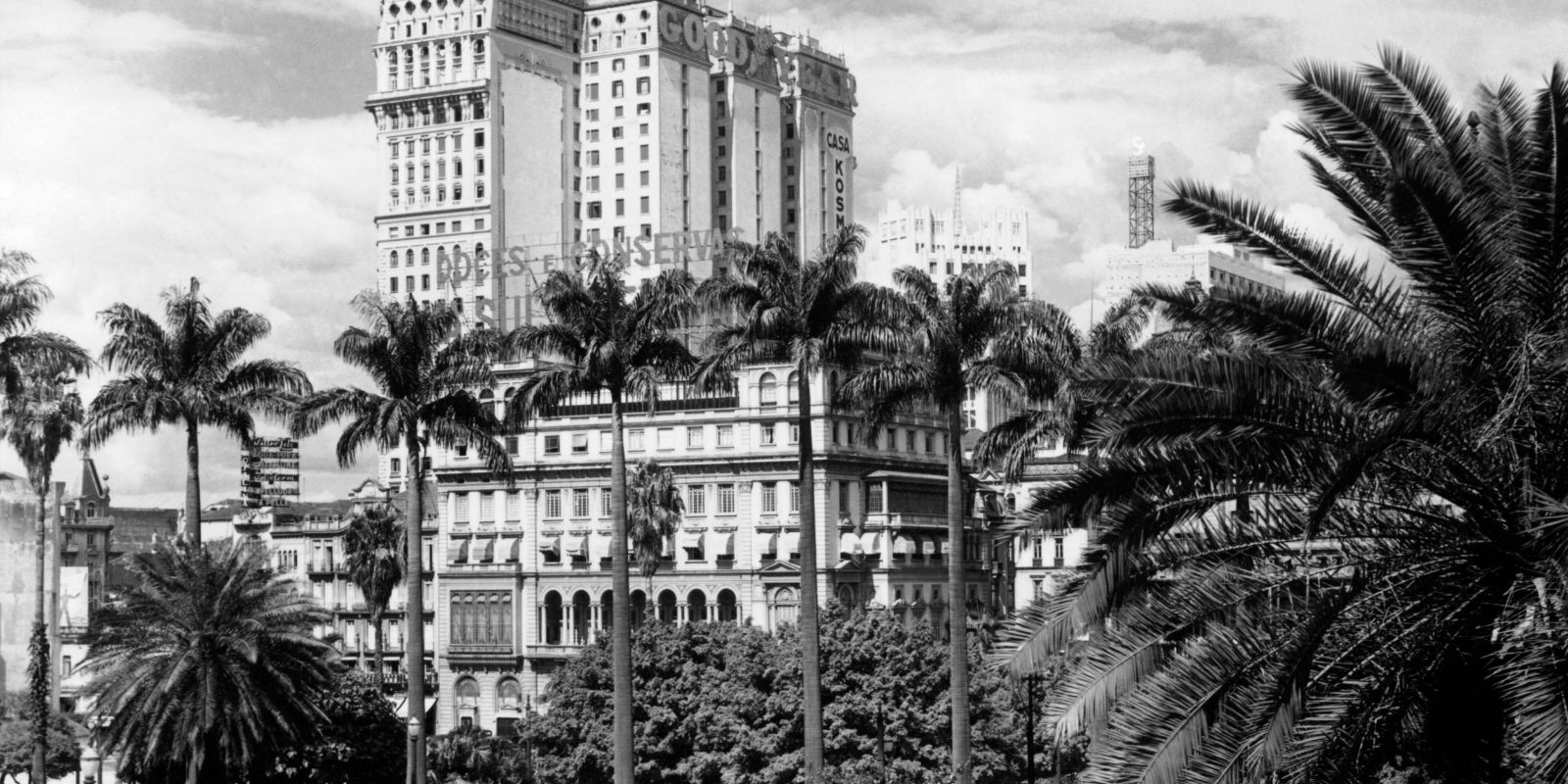 City view of São Paulo in the 1950s with skyscrapers and park in the foreground