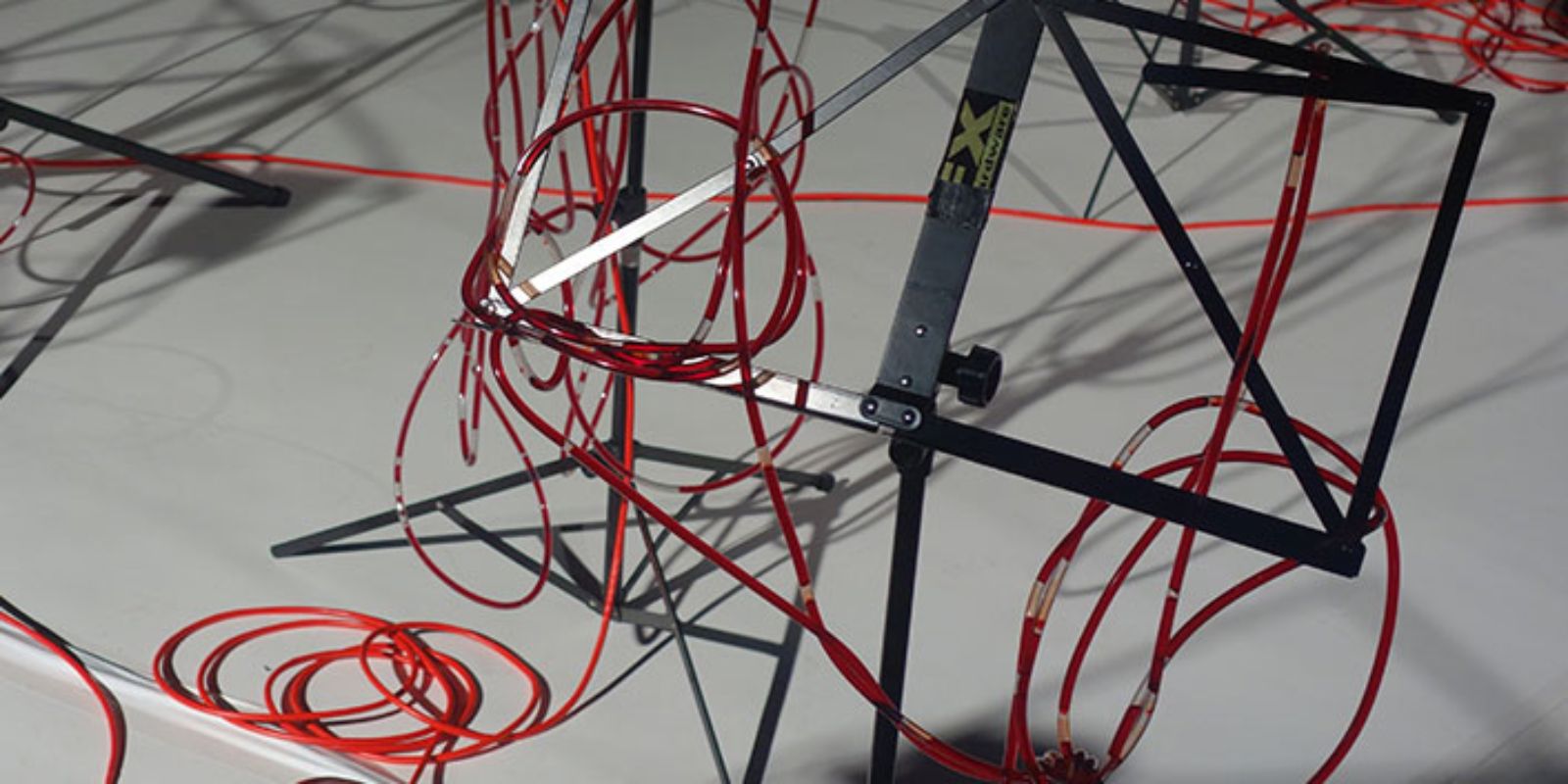 Chiharu Shiota "alif"-Installation © Bastian Zimmermann