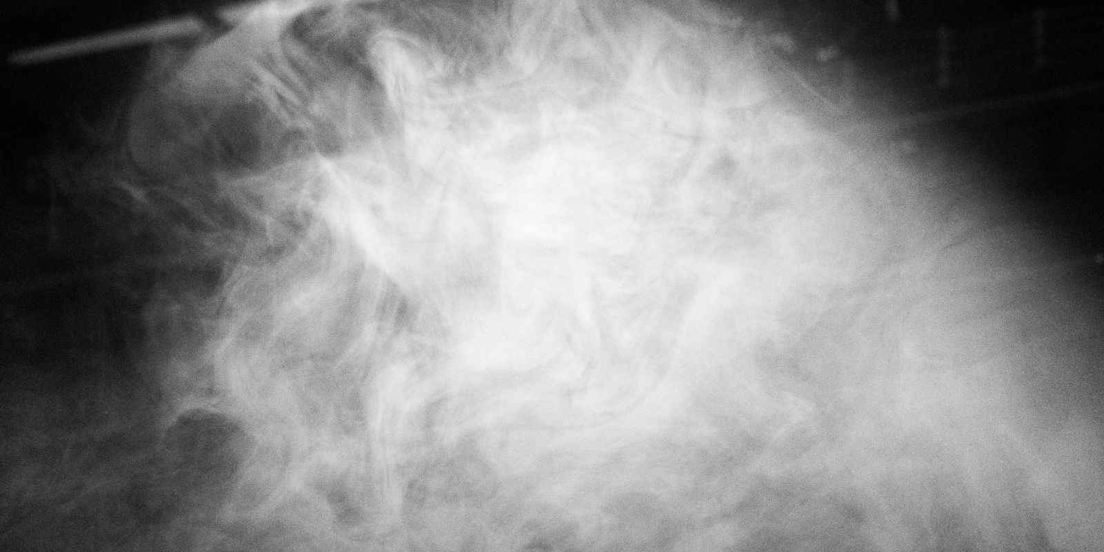 Nebel im Scheinwerferlicht.