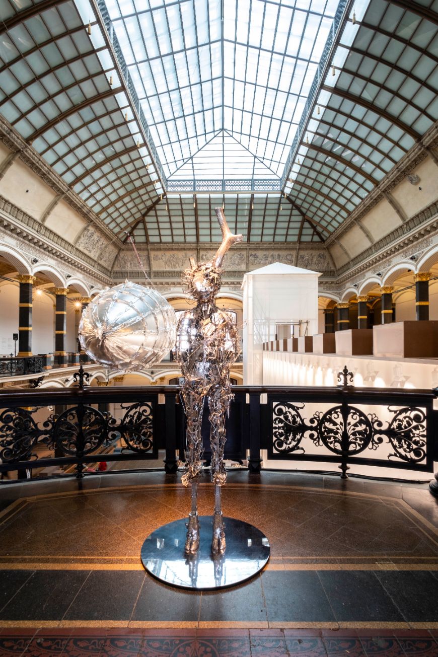Ausstellungsansicht Lee Bul: Crash, Gropius Bau, 2018 Foto: Mathias Völzke