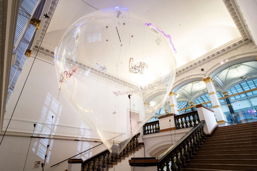Ausstellungsansicht Lee Bul: Crash, Gropius Bau, 2018 Foto: Mathias Völzke