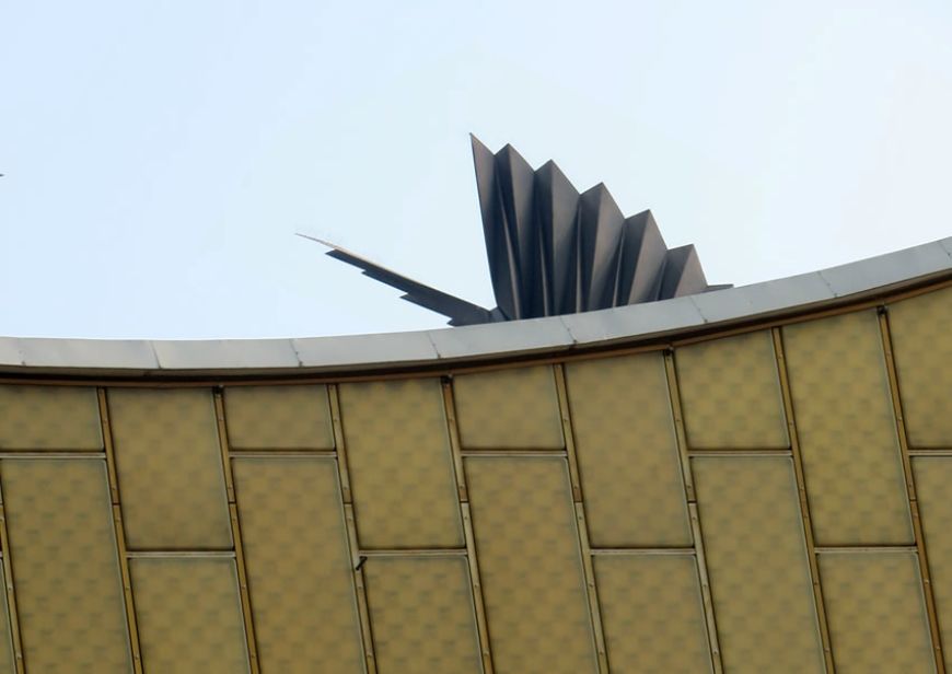 Hans Uhlmann, Skulptur des Phönix, Philharmonie Berlin, Foto: www.secretcitytravel.com
