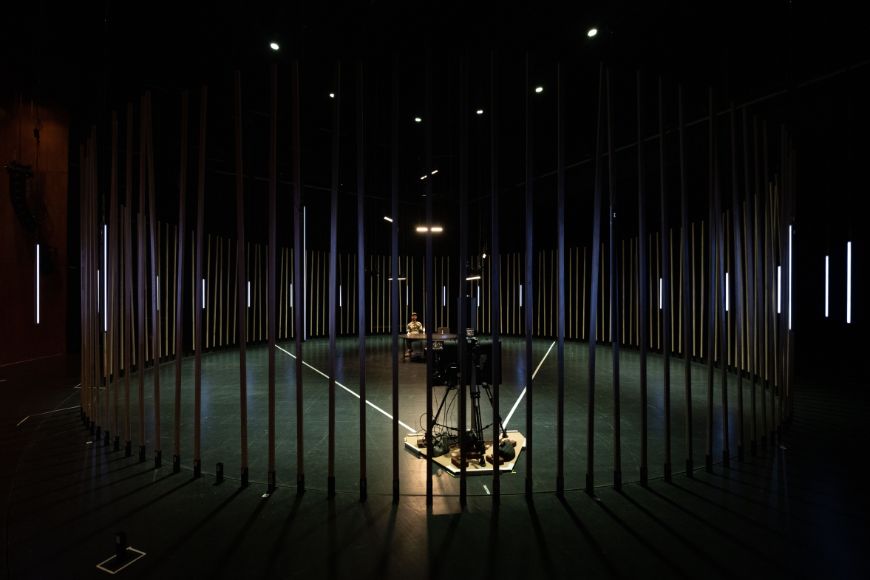 "TIMEPIECE" at the Haus der Berliner Festspiele Peter Ablinger on the revolving big stage in the Haus der Festspiele